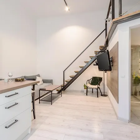 Studio - Pest Side, Downtown Apartment *